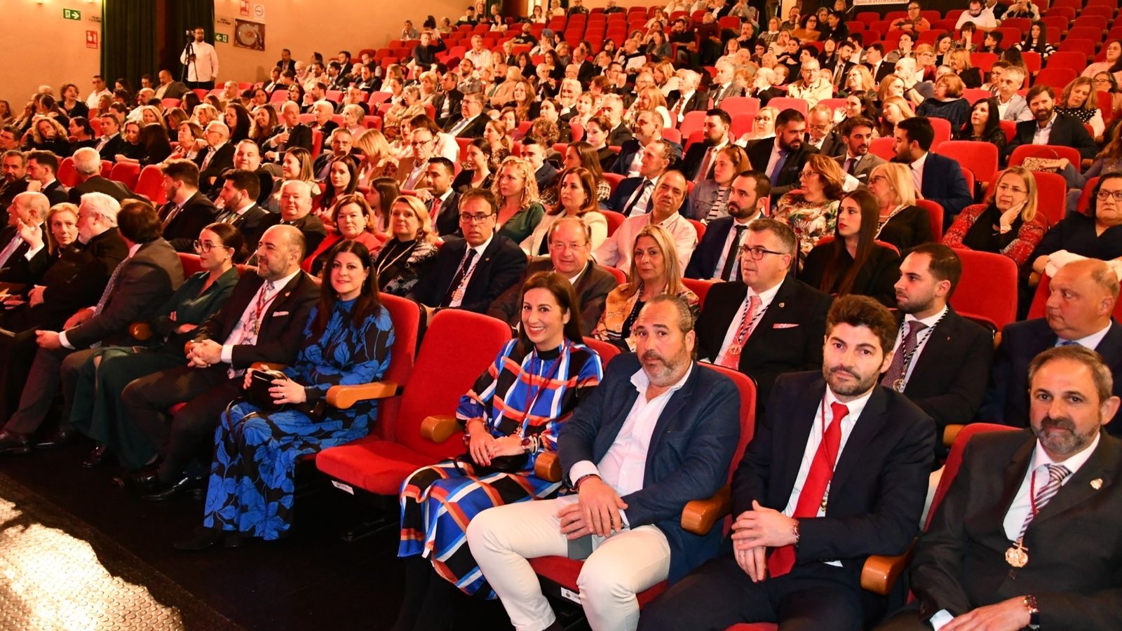 El público asistente al teatro Juan Luis Galiardo.