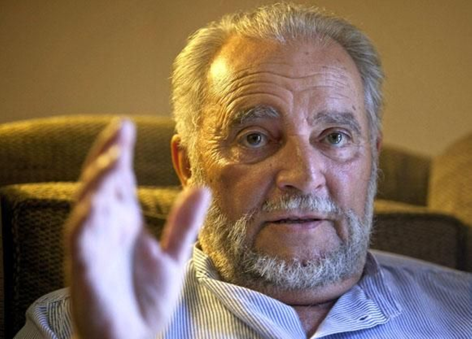 Julio Anguita es dado de alta en la unidad de coronarias de Salamanca Julio Anguita es dado de alta en la unidad de coronarias de Salamanca