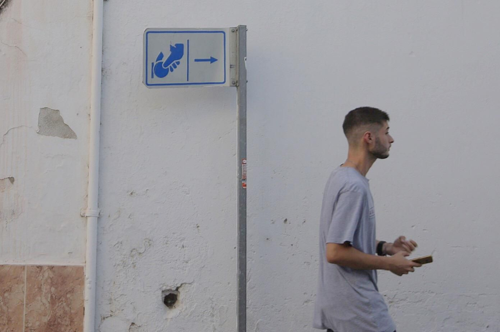 Una de las señales que indica la zona azul de pago en San Fernando, en una imagen de archivo