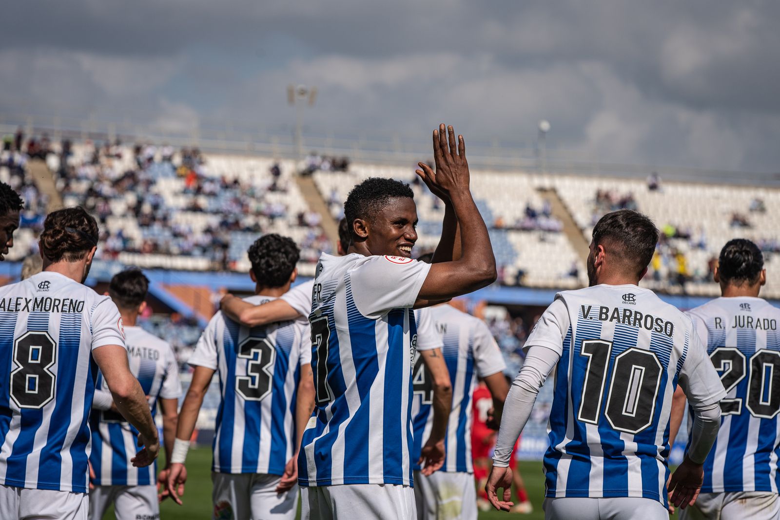 Peter en la celebración del gol ante el Sevilla C.
