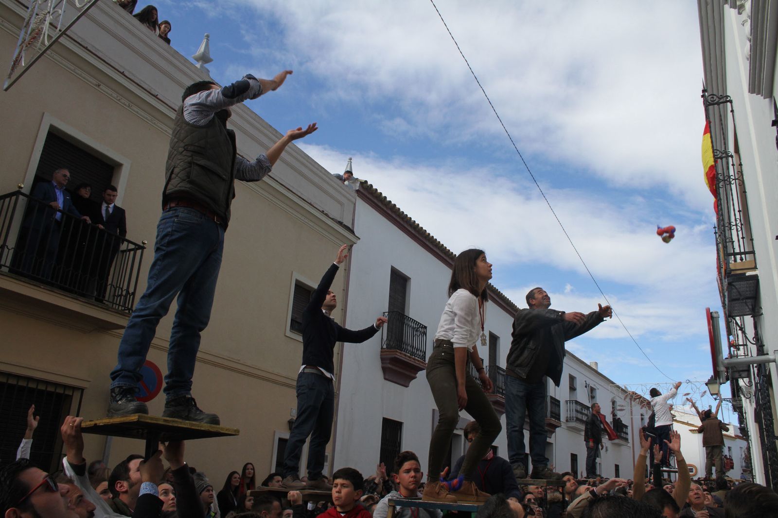 Imágenes de las tiradas en honor a San Antonio Abad en Trigueros