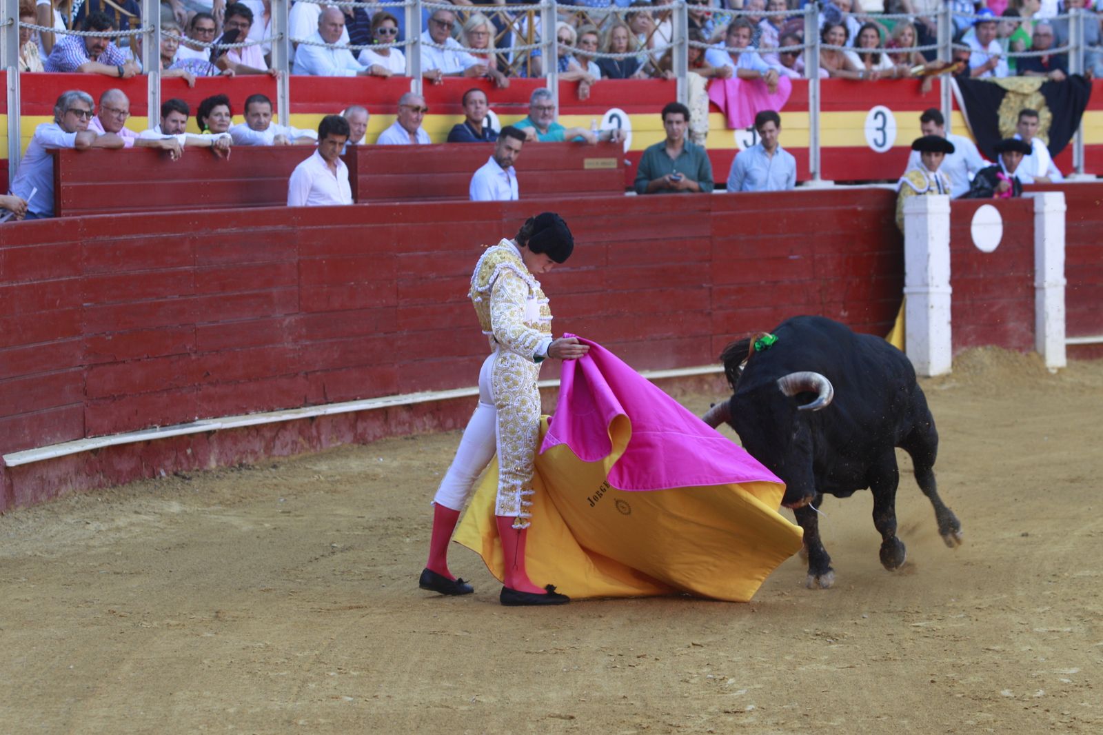Imágenes del triunfo del torero almeriense Jorge Martínez el día de su alternativa