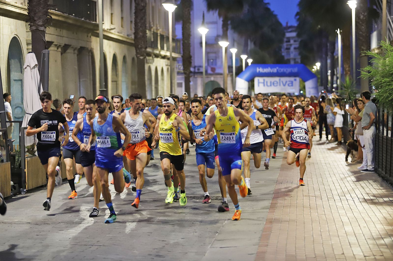 Imágenes de la Carrera Nocturna de Huelva