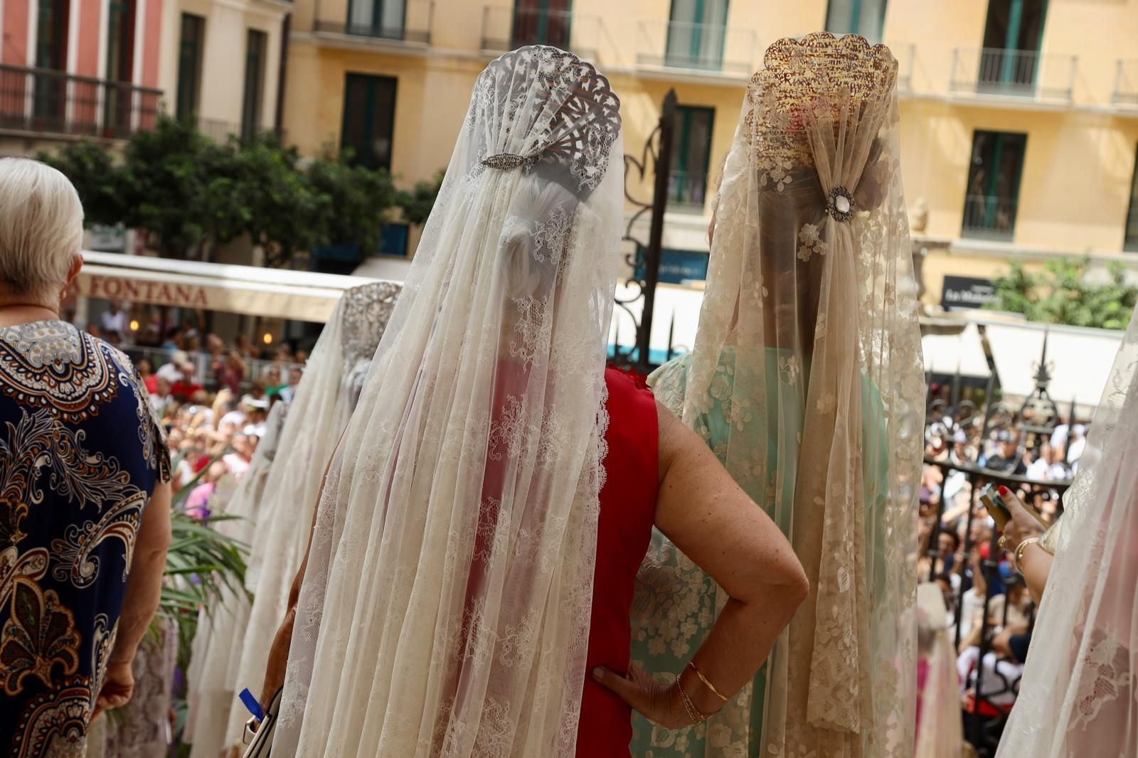La misa estacional y el pasacalles previo a la procesión de la Victoria en Málaga, en imágenes