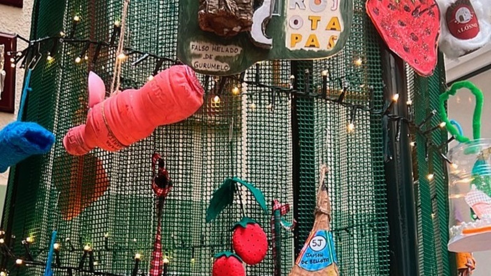 Parte del ecoárbol navideño.