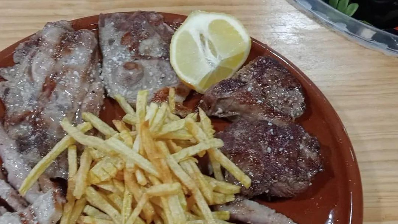 Los platos que ofrece el establecimiento son hechos de forma cien por ciento casero y son deliciosos.