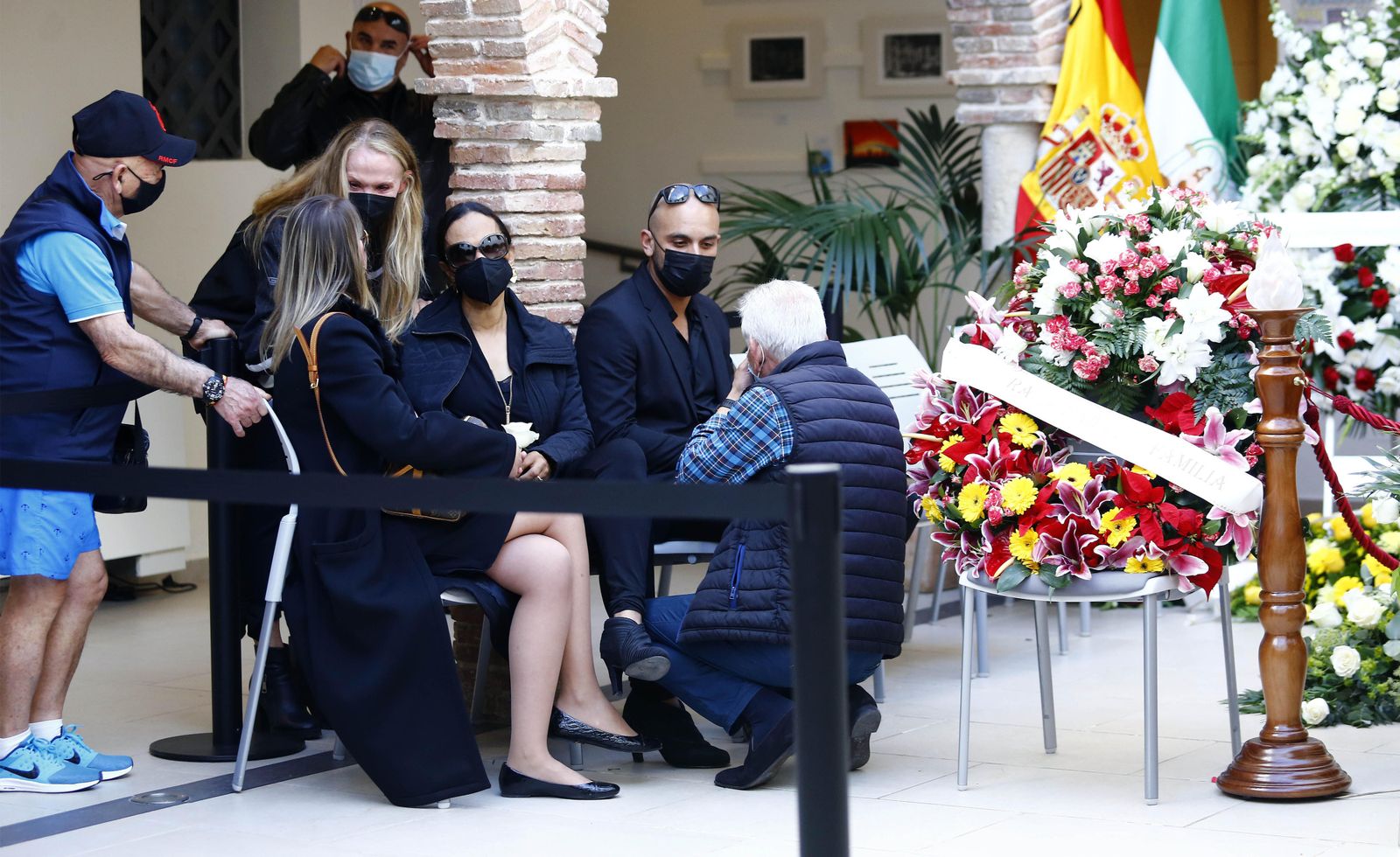 La despedida de Marbella a Manolo Santana, en imágenes