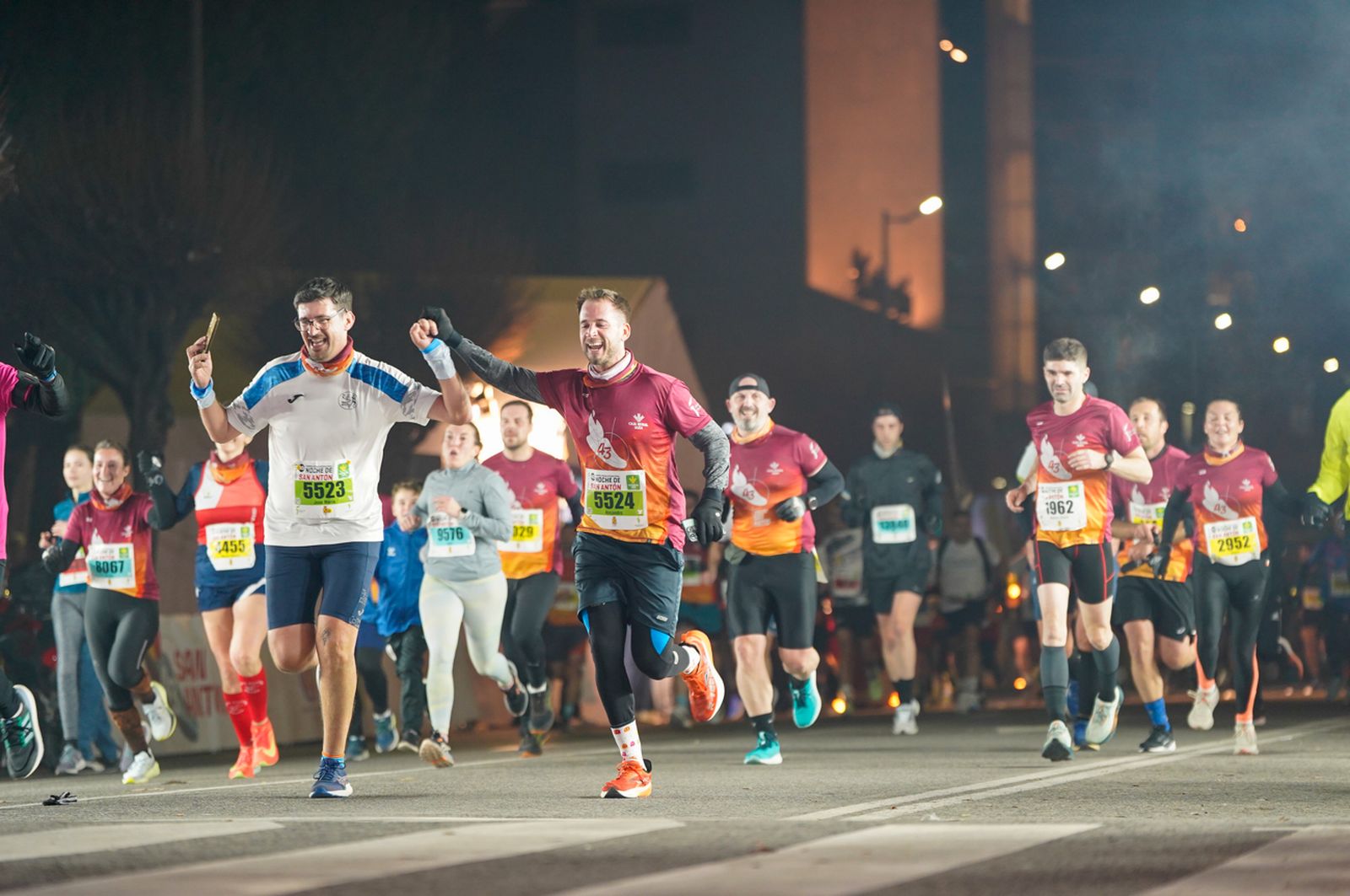 En imágenes: búscate en tu llegada a meta de la Carrera de San Antón 2026 (11)