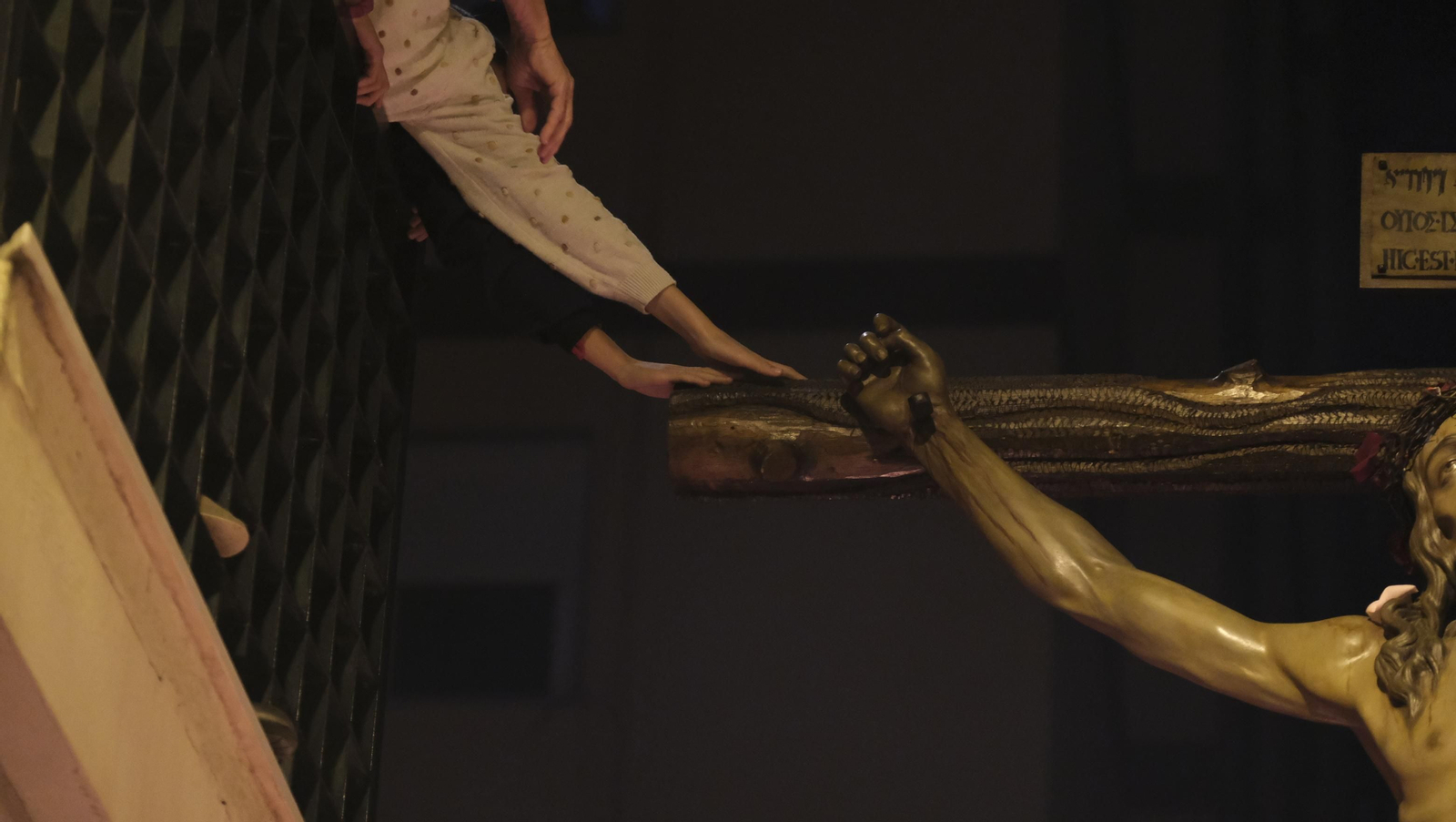 Procesión del Perdón en Almería, en imágenes