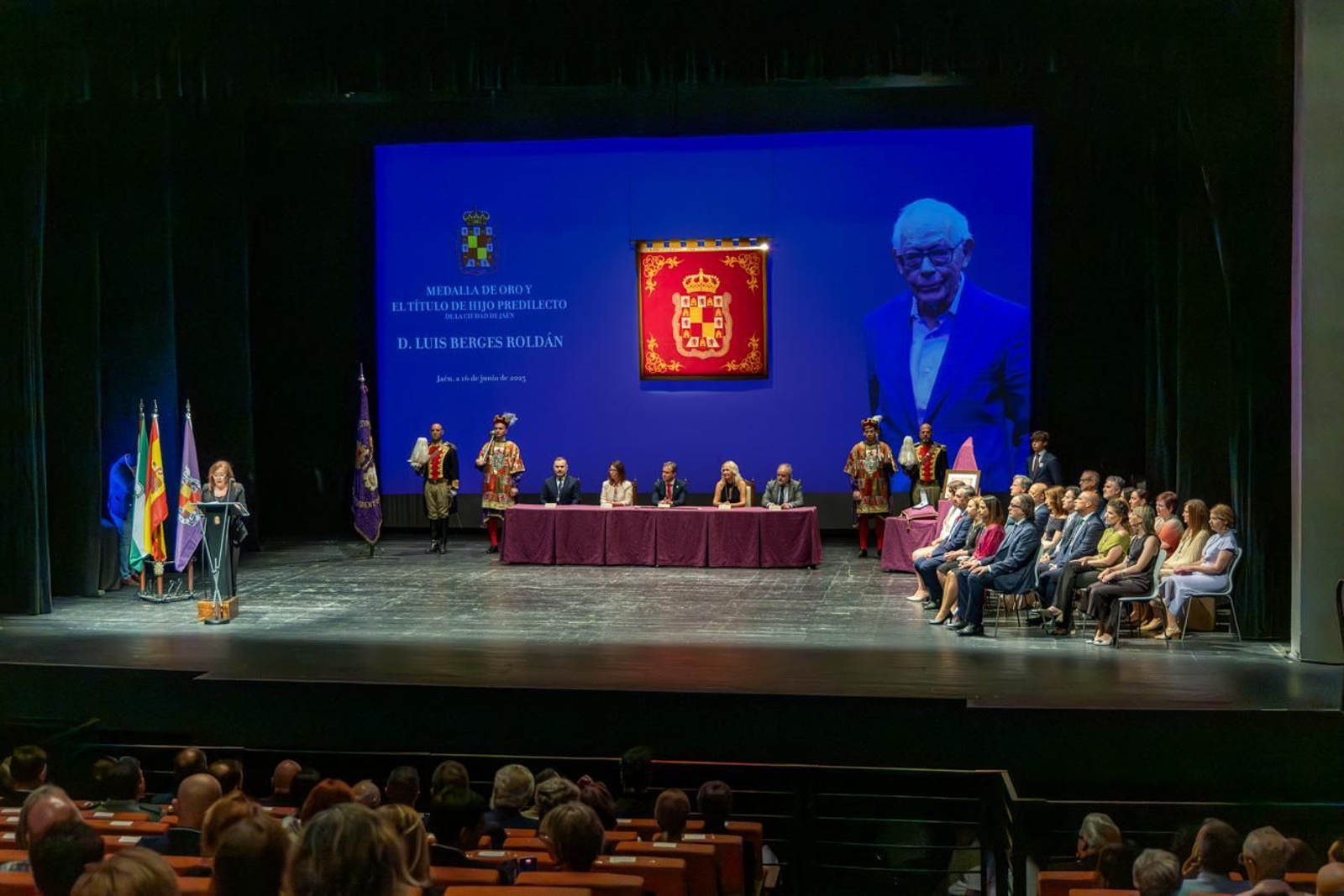 Entrega de la Medalla de Oro de la Ciudad a Luis Berges