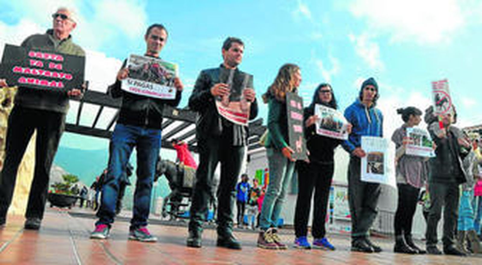 Un momento de la concentración protagonizada ayer en Mijas.