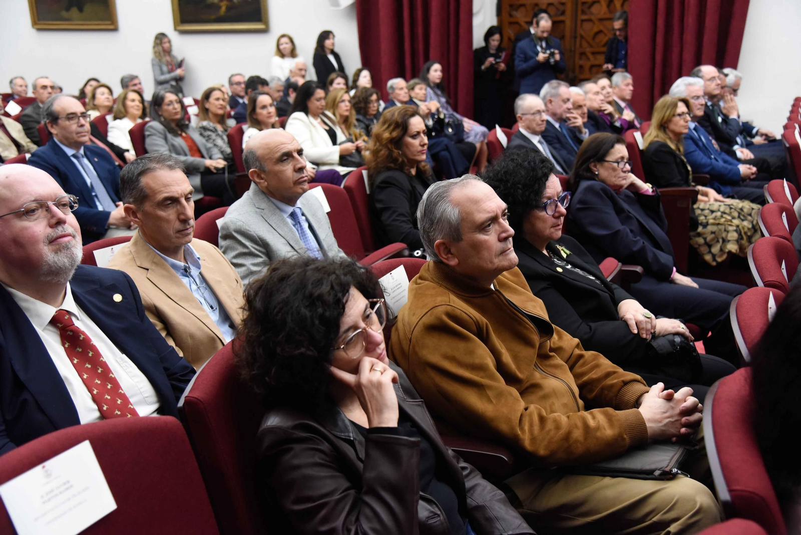 Imposición de la Medalla de la Universidad de Sevilla a Concha Yoldi
