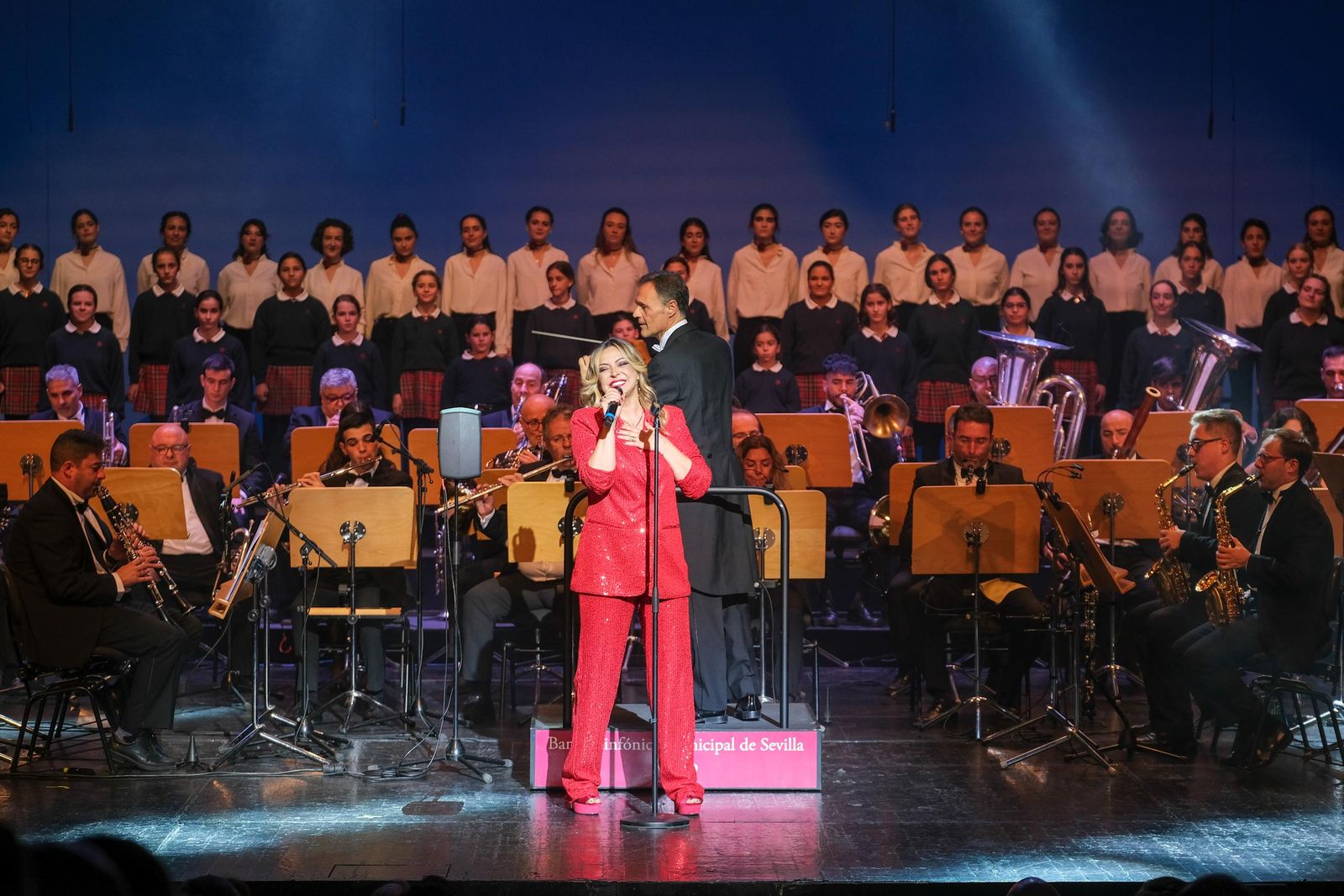 Imágenes del espectáculo Así canta nuestra tierra en Navidad, de la Fundación Cajasol y Alalá