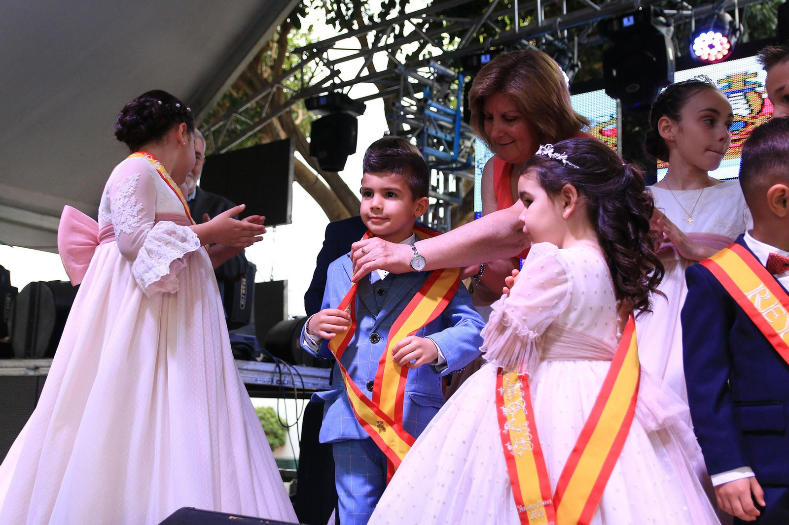 Pregón y coronación de reinas y damas de honor en las fiestas de Canjáyar