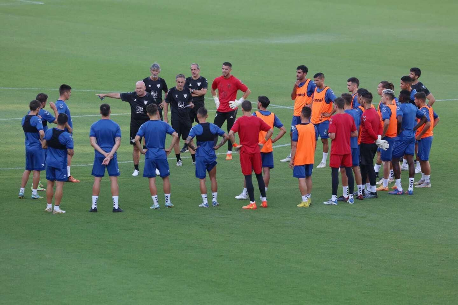 Galería: Entrenamiento del Málaga CF a puerta abierta, primero a las órdenes de Pepe Mel