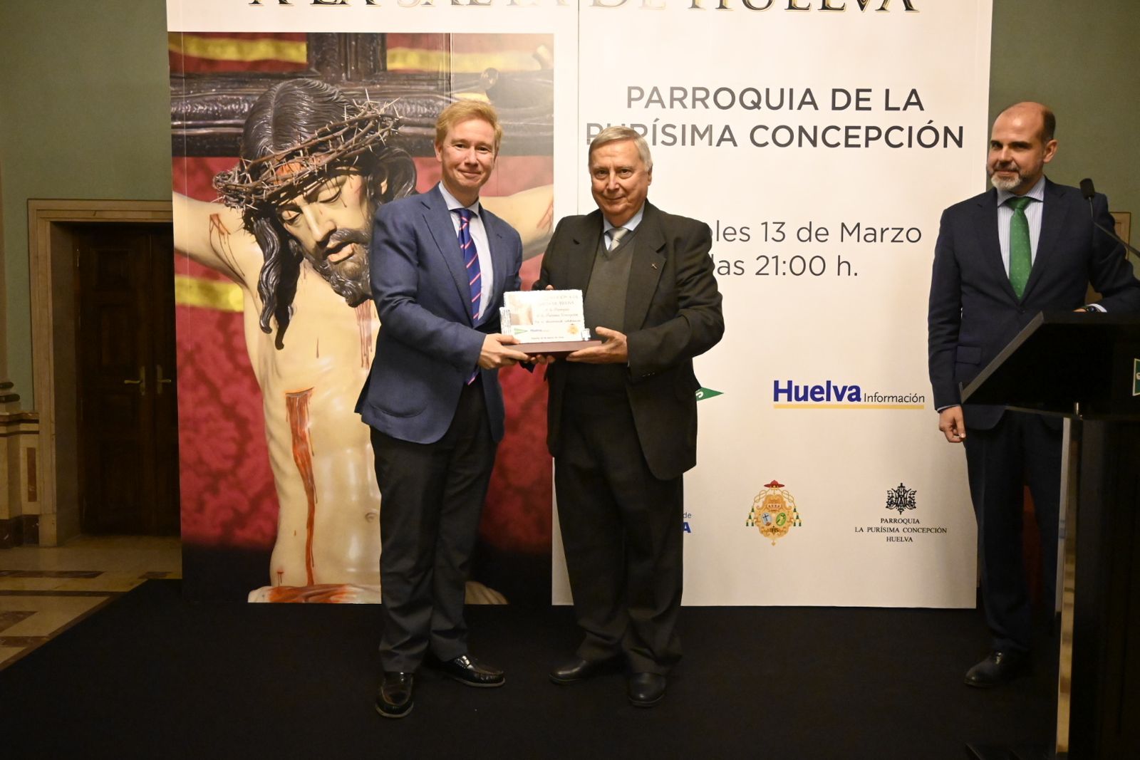 Acto de entrega de recuerdos por la XXX Exaltación a la Saeta de Huelva, en imágenes