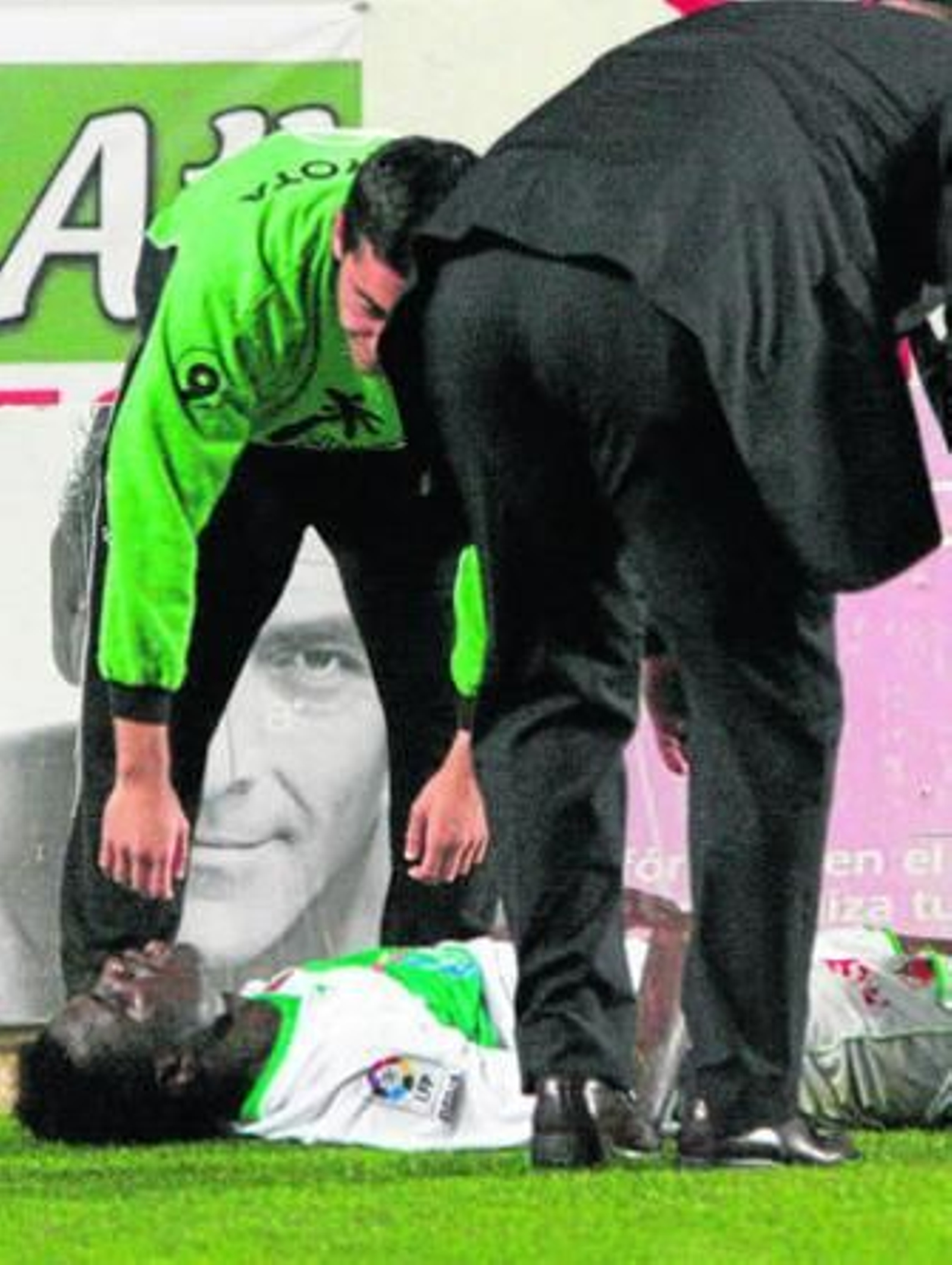 Wakaso, conmocionado en el partido ante el Villarreal B.