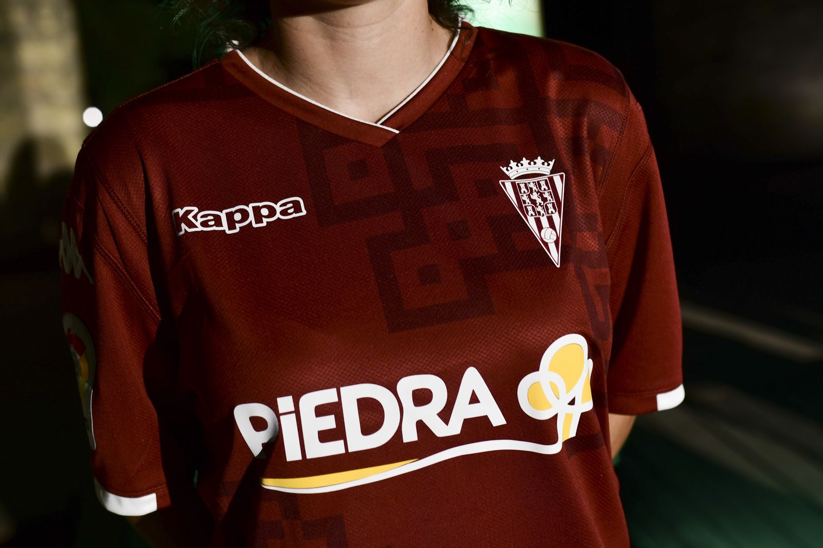 El Córdoba CF presenta sus nuevas camisetas en Medina Azahara