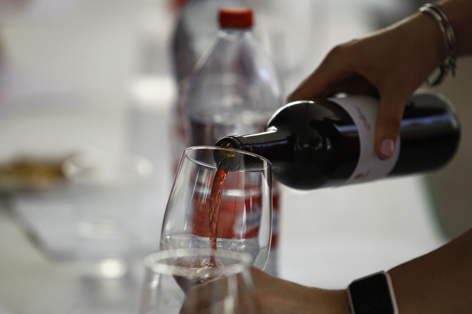 Imágenes de las Fiestas de Abrucena: concurso de mostos, encierro infantil y migas populares