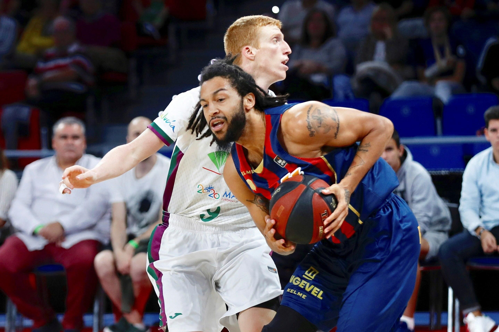 Alberto Díaz defiende a Pierria Henry.