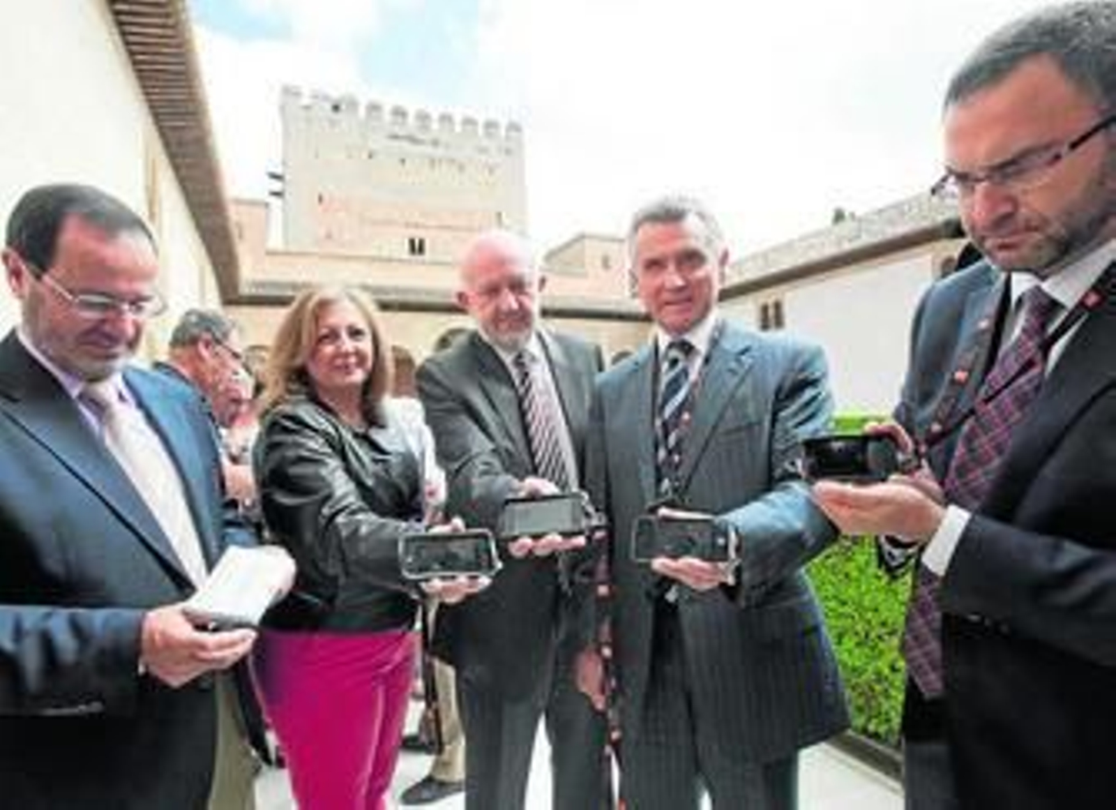 Benzal, Villafranca y Plata, ayer en la Alhambra.