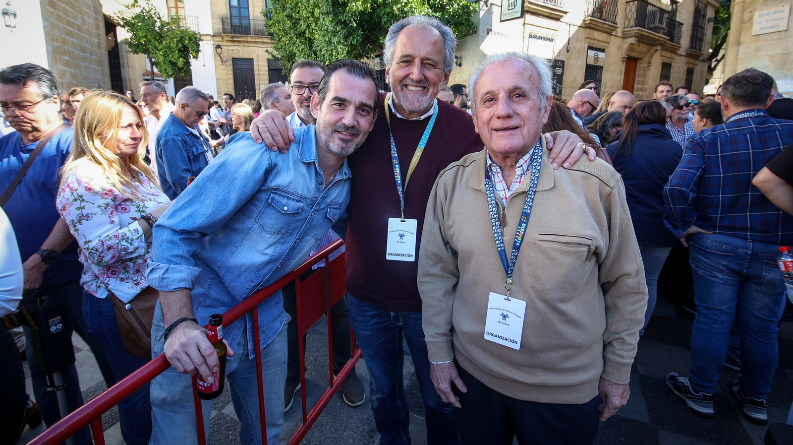 Cortadores de jamón solidarios con lo Reyes Magos de Jerez