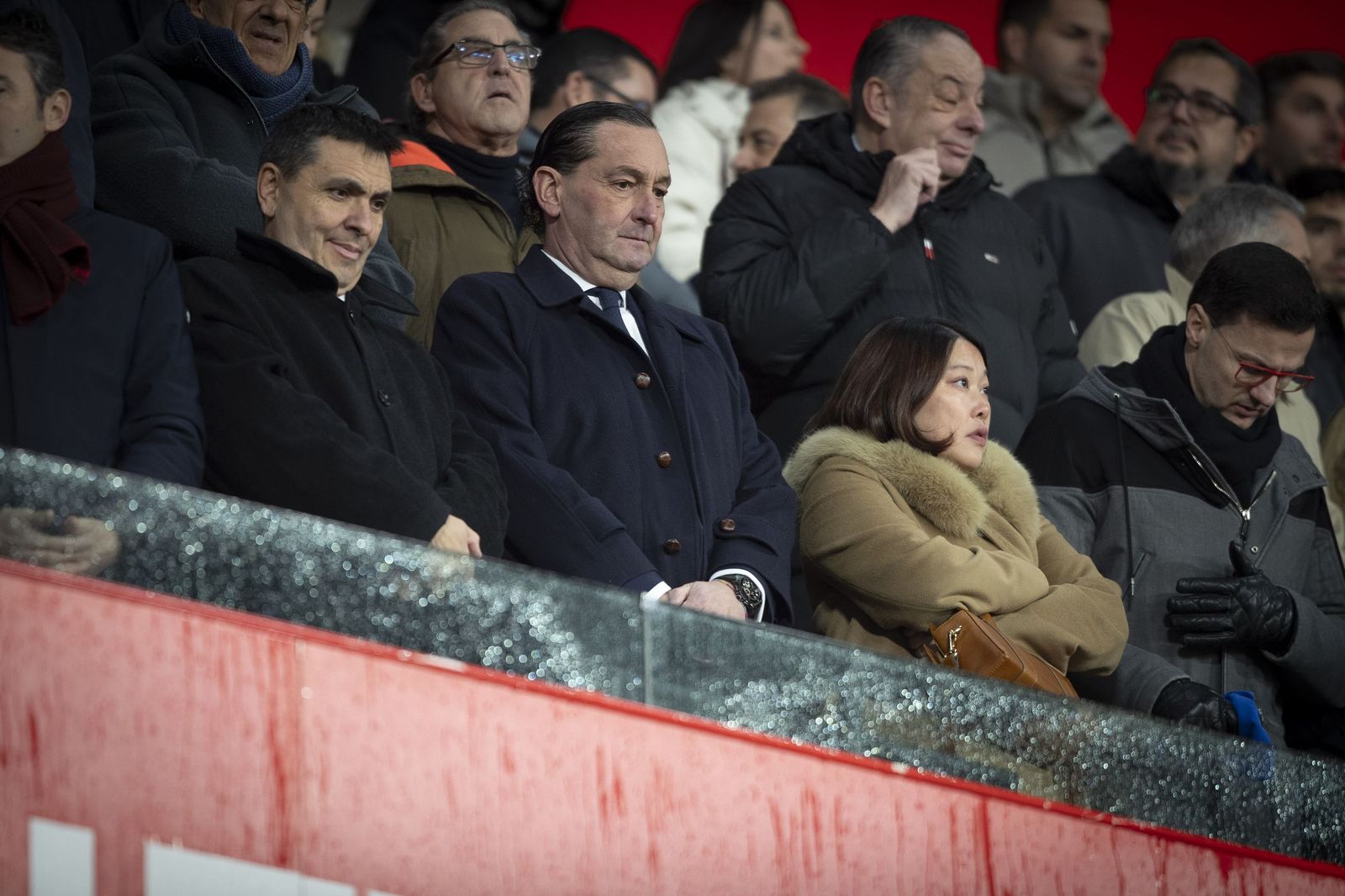 Alfredo García junto a Sophia Yang en el palco de Los Cármenes este pasado domingo.