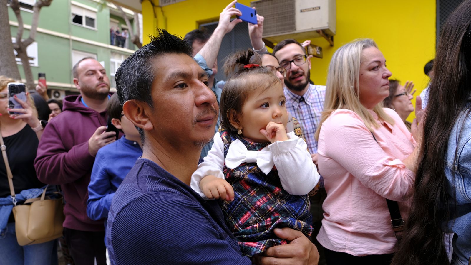 La Borriquita procesiona por las calles de Almería, en imágenes