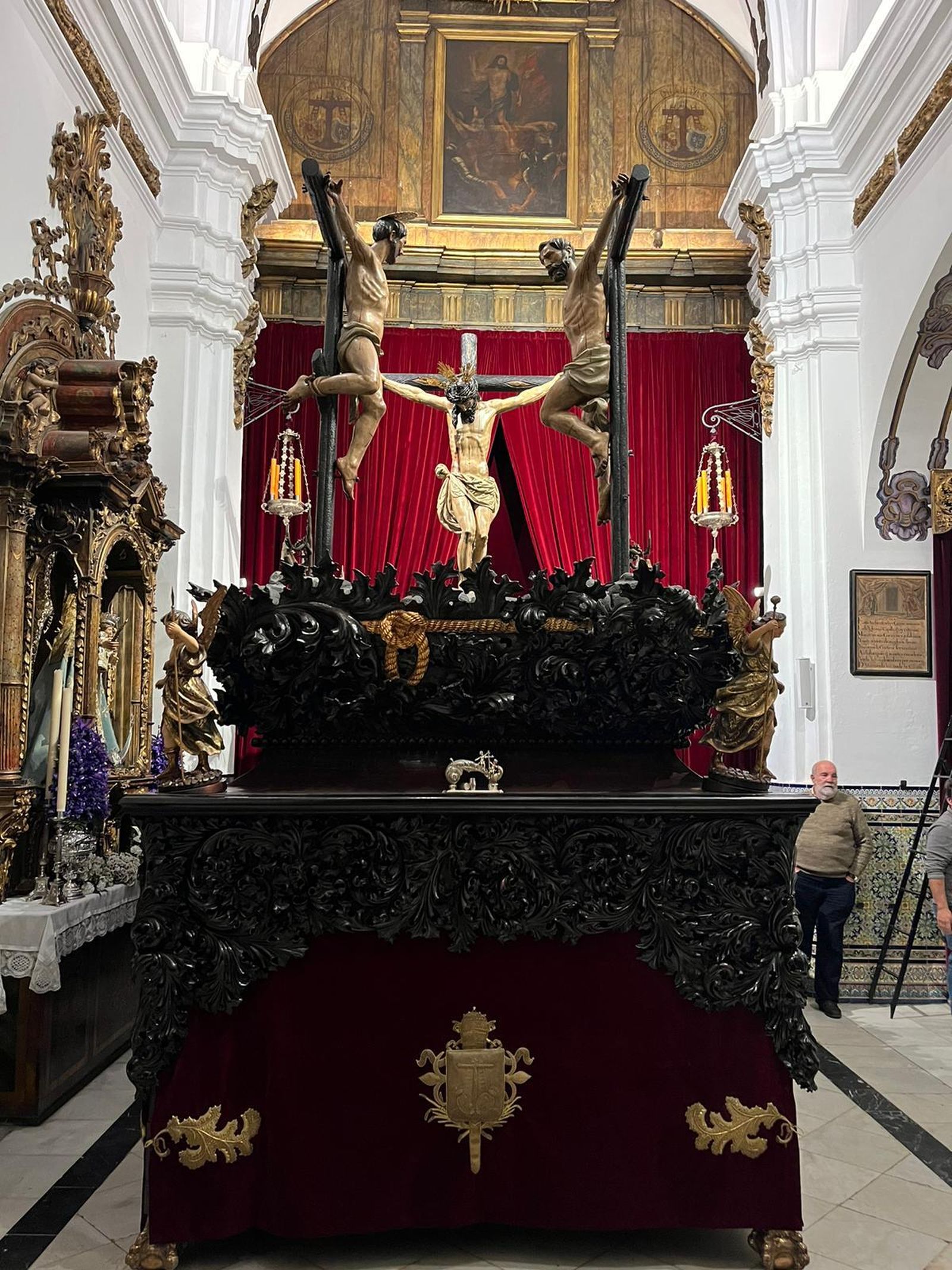 El Cristo de la Salud sobre su paso procesional