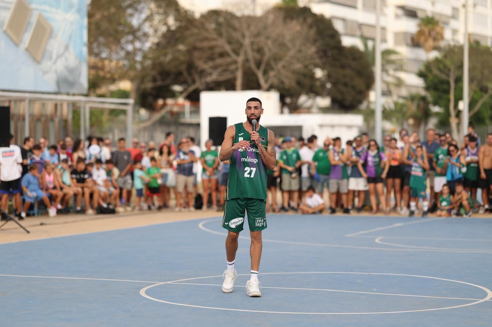 Las fotos de la espectacular presentación de Chris Duarte con el Unicaja en el Parque del Oeste