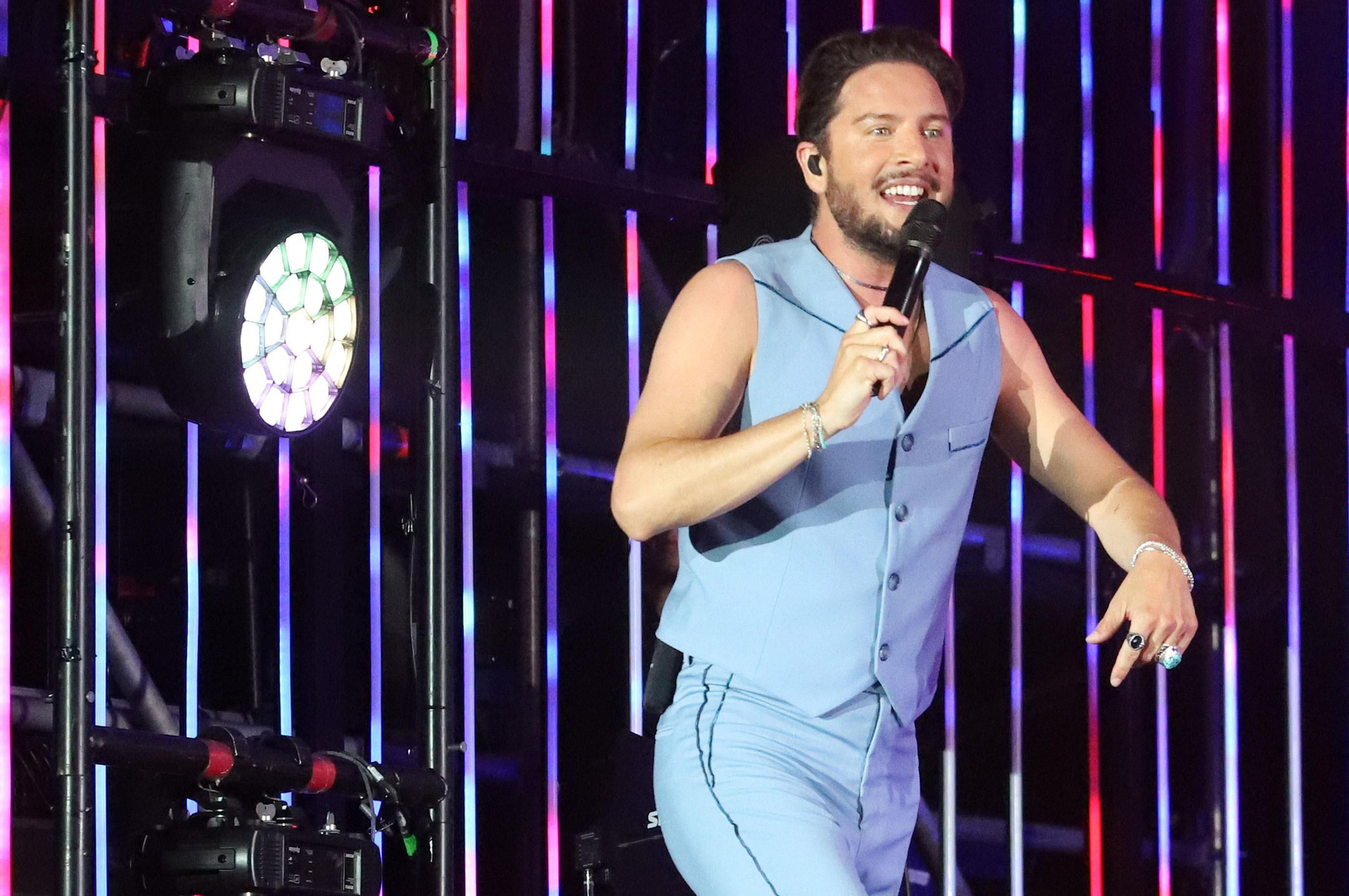 Las mejores imágenes de Manuel Carrasco en su concierto en Huelva