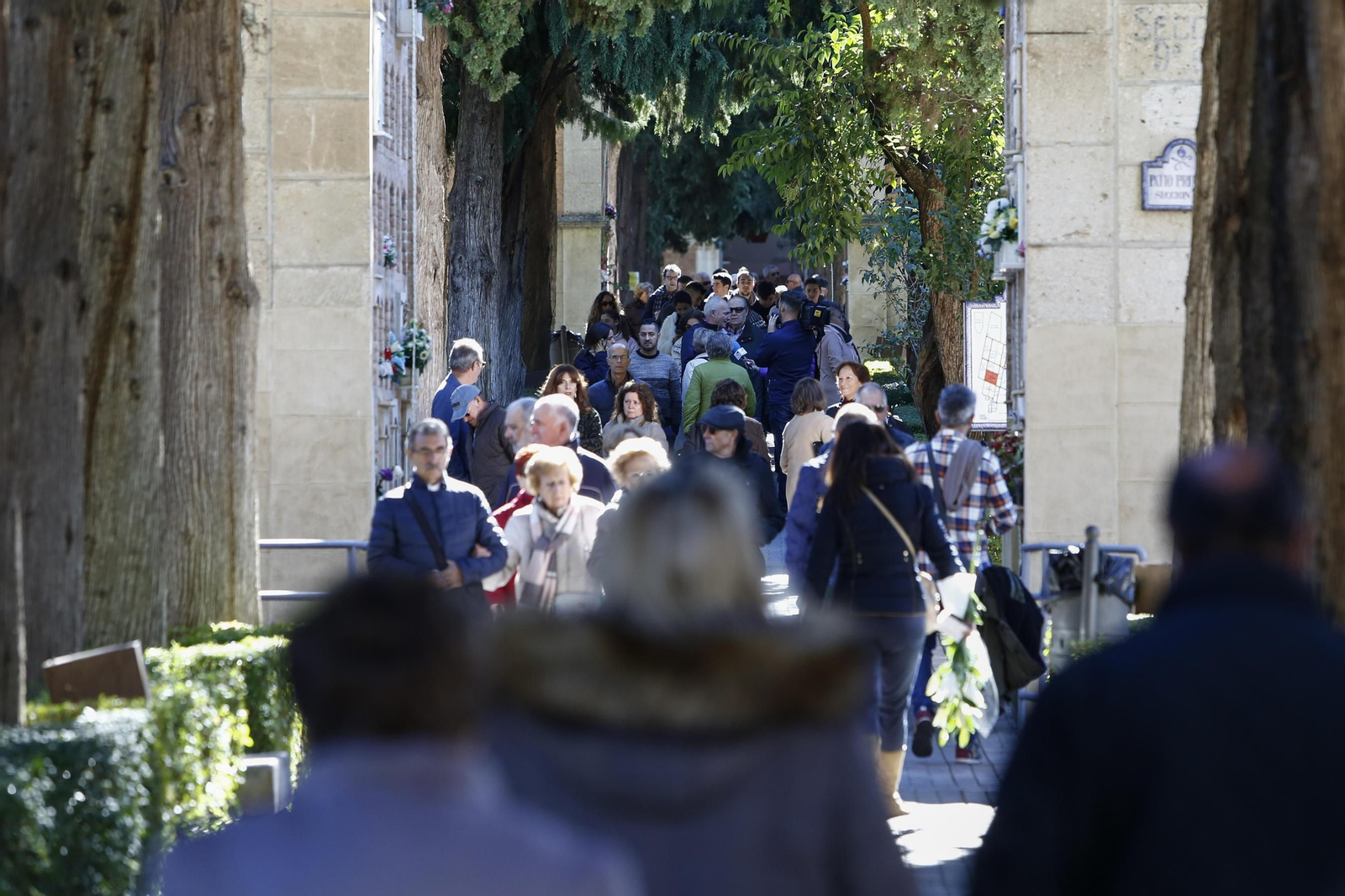 Las imágenes de Día de todos los santos en el cementerio