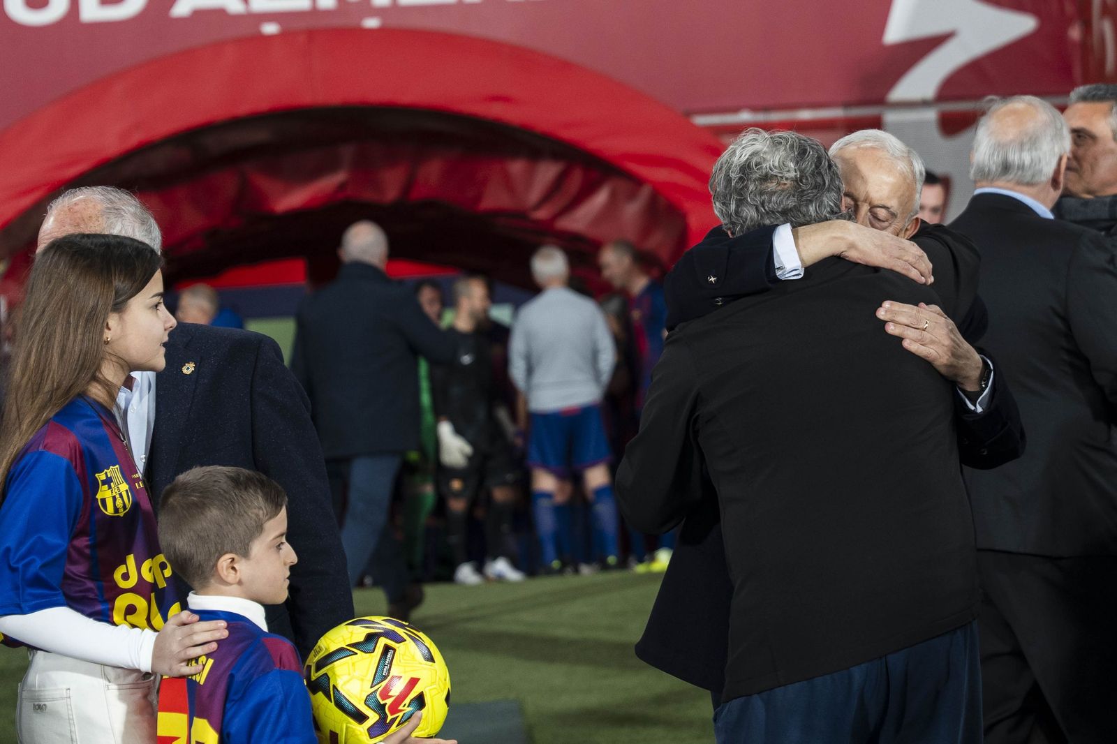Fotogalería del partido homenaje a Guillermo Blanes entre los veteranos de la UD Almería y el FC Barcelona