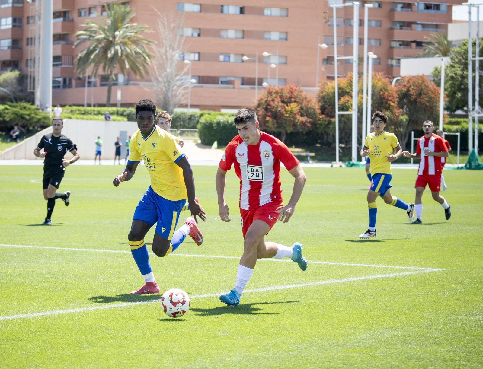 Partido de Segunda RFEF entre el Almería B y el Cádiz Mirandilla