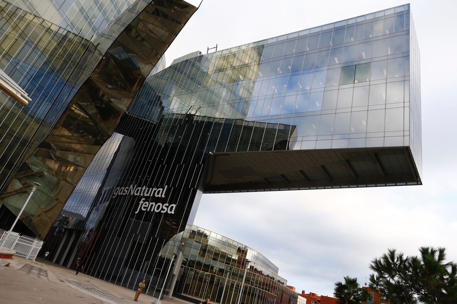 Fachada de la sede de Gas Natural