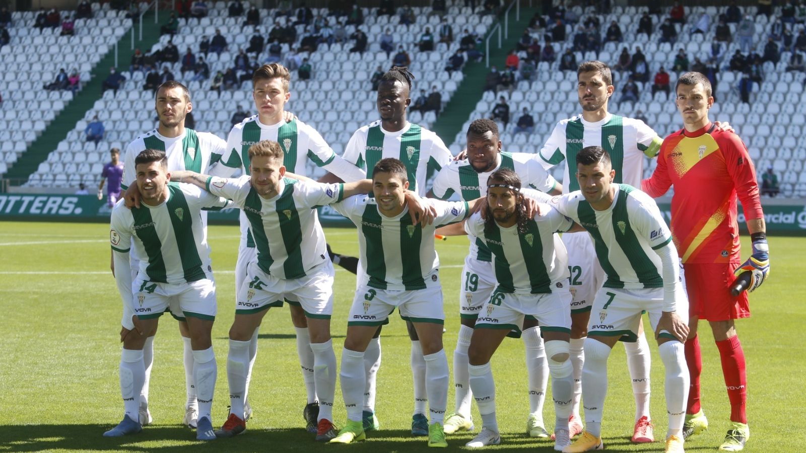 Formación inicial del Córdoba CF en su último duelo en casa ante el Betis Deportivo.