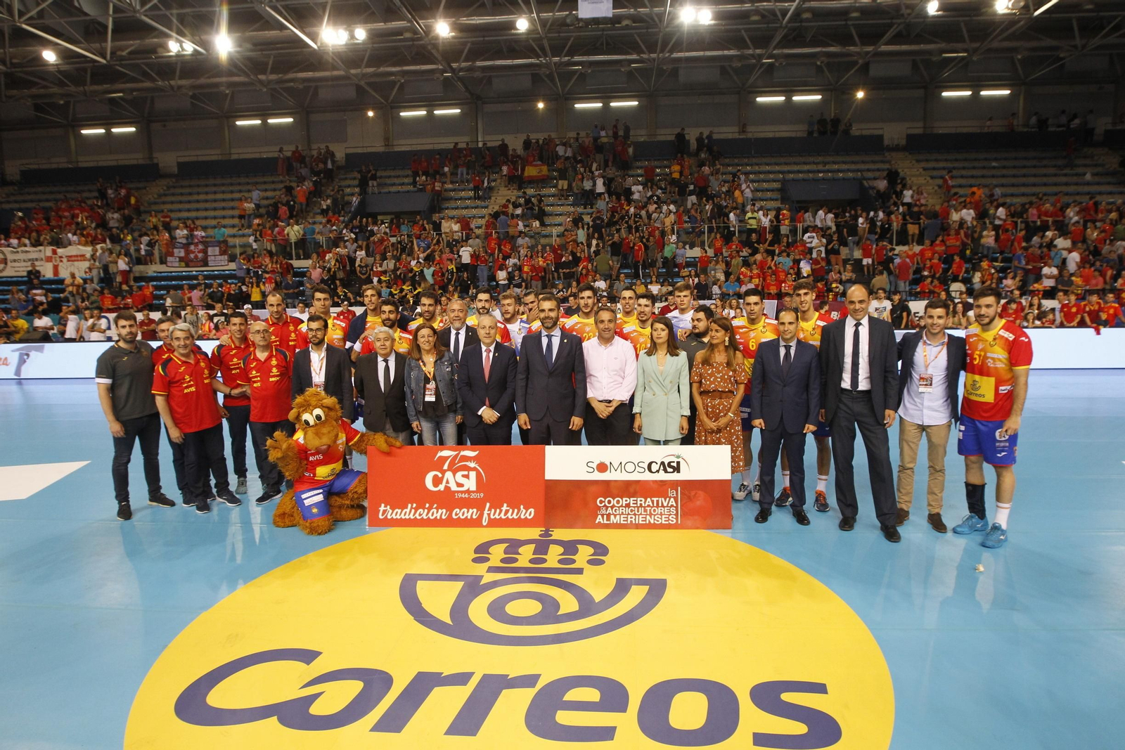 Fotogalería España-Suecia. Balonmano. Palacio Juegos Mediterráneos. Almería