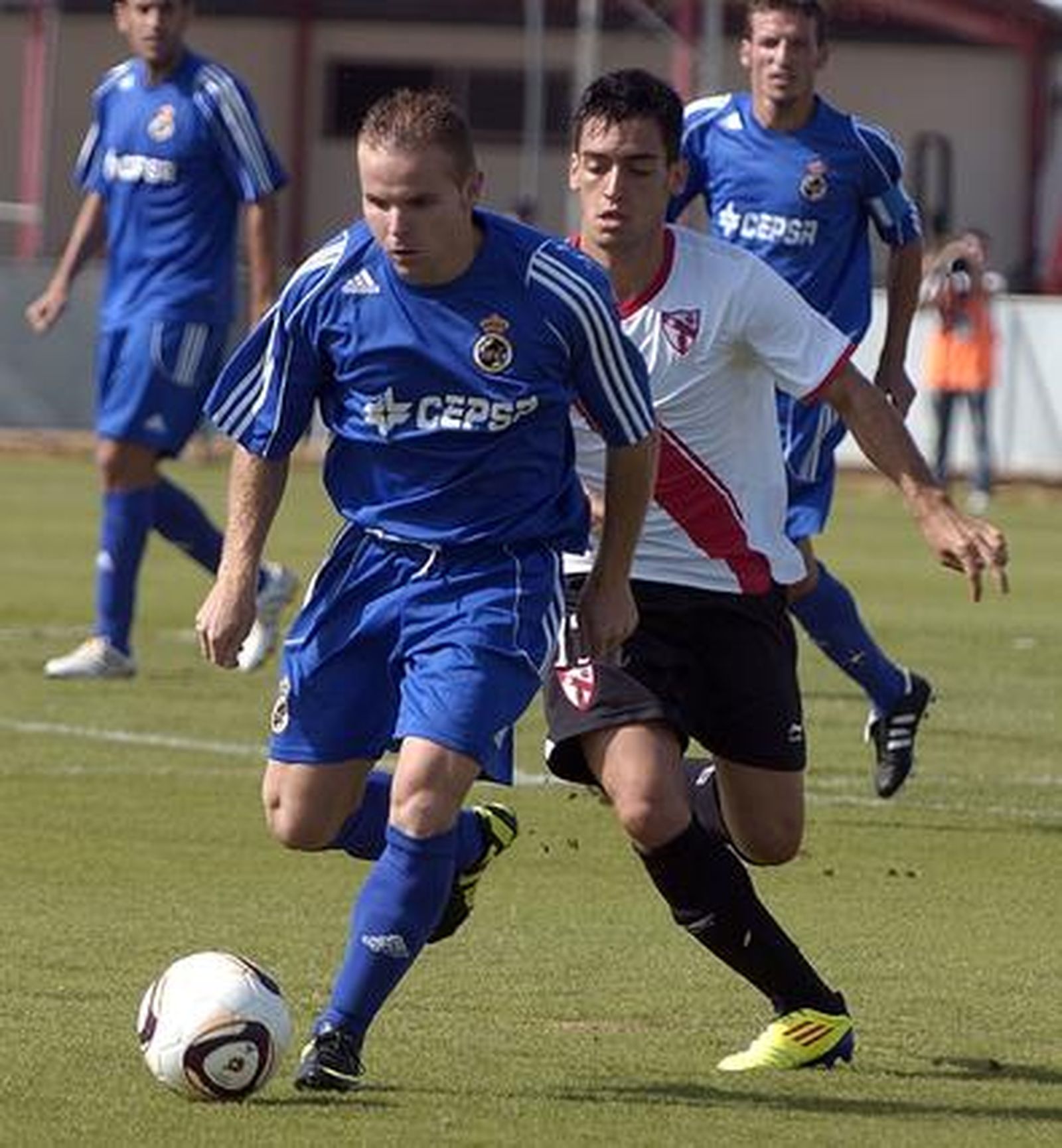 La Balona golea al Sevilla Atlético y es más líder. 

Foto: Manuel Gomez