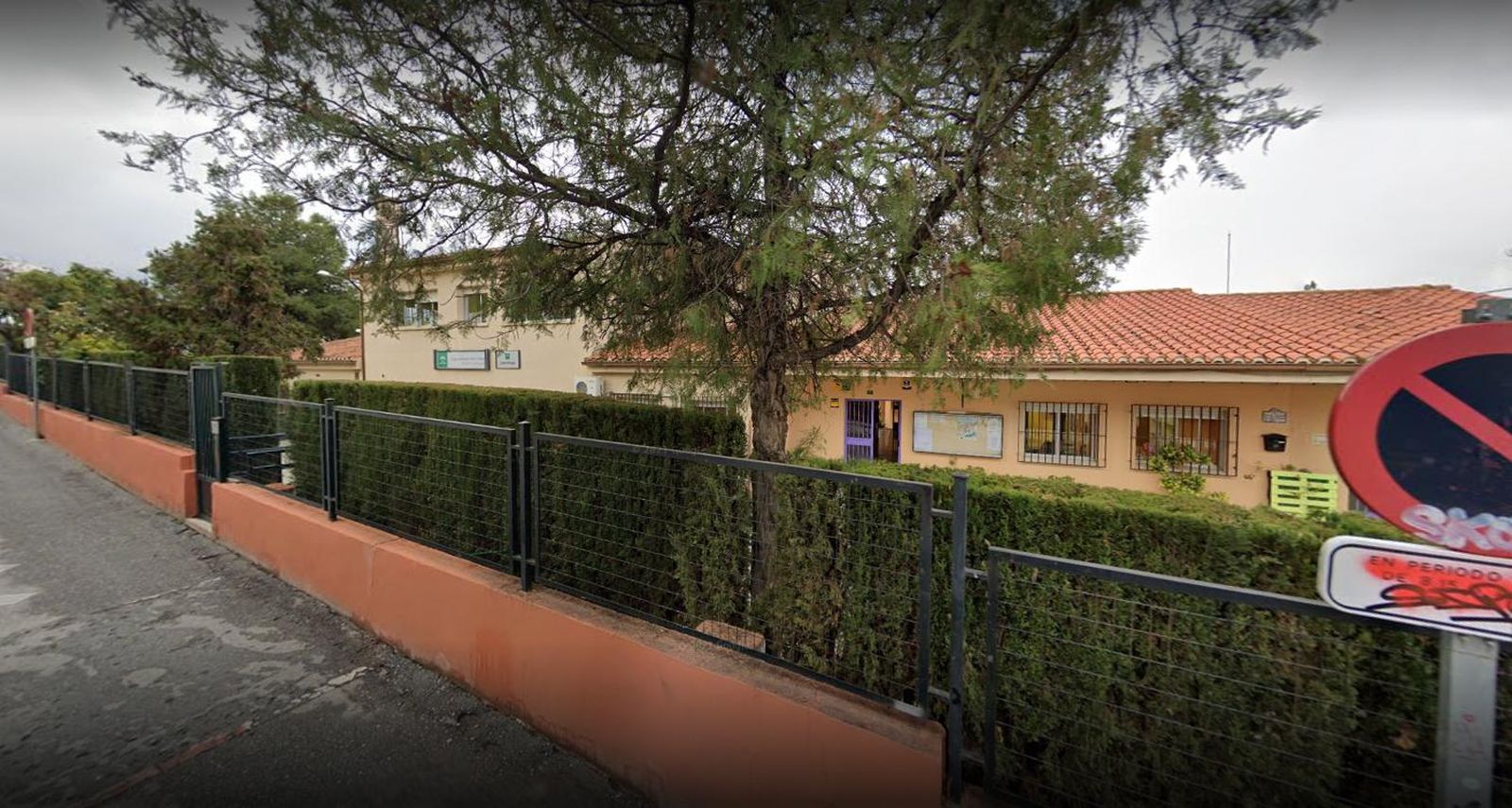 El AMPA Sierra Nevada muestra su rechazo al cese del director de un colegio de Huétor Vega