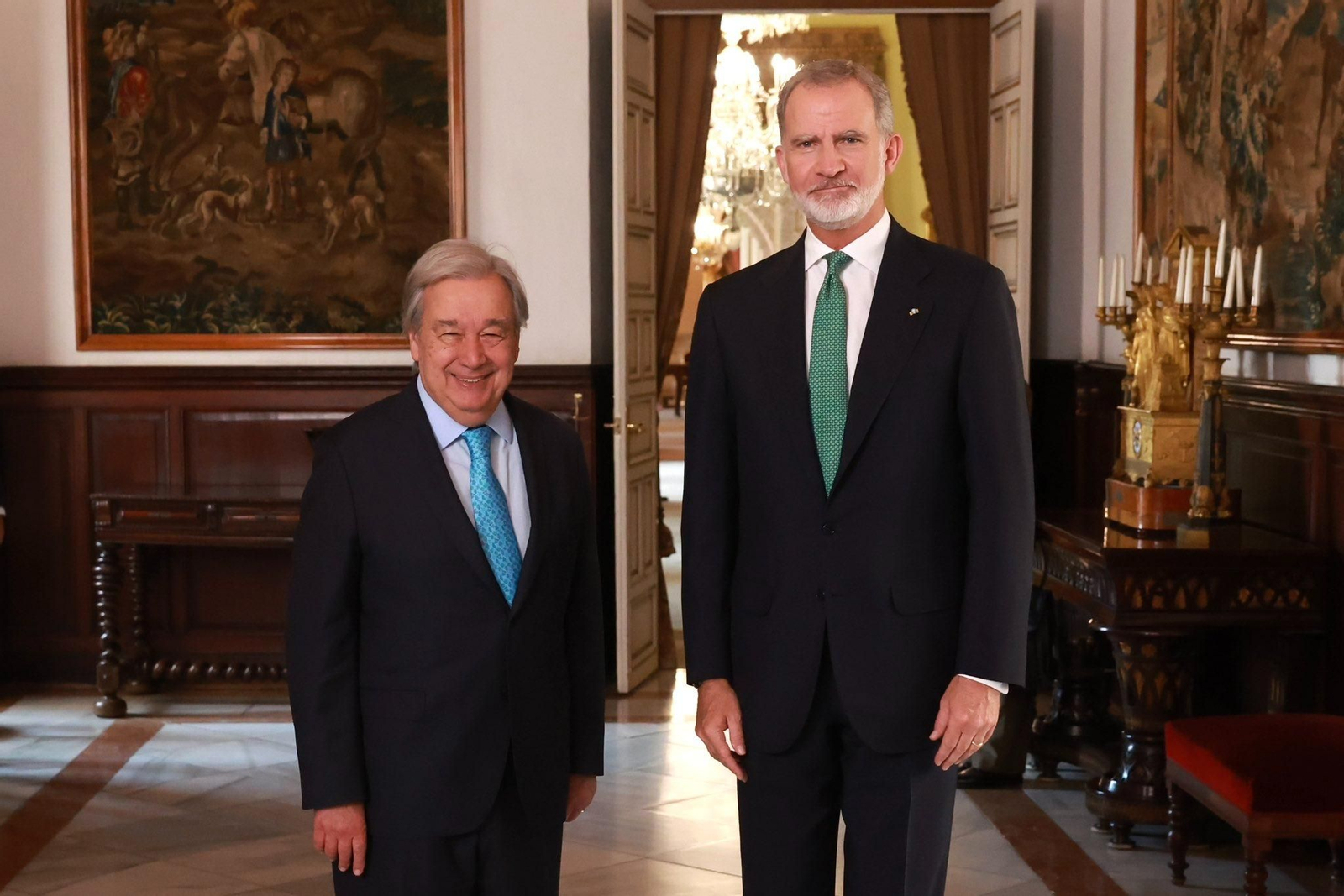 Felipe VI con el secretario general de la ONU, António Guterres, en los Reales Alcázares de Sevilla.