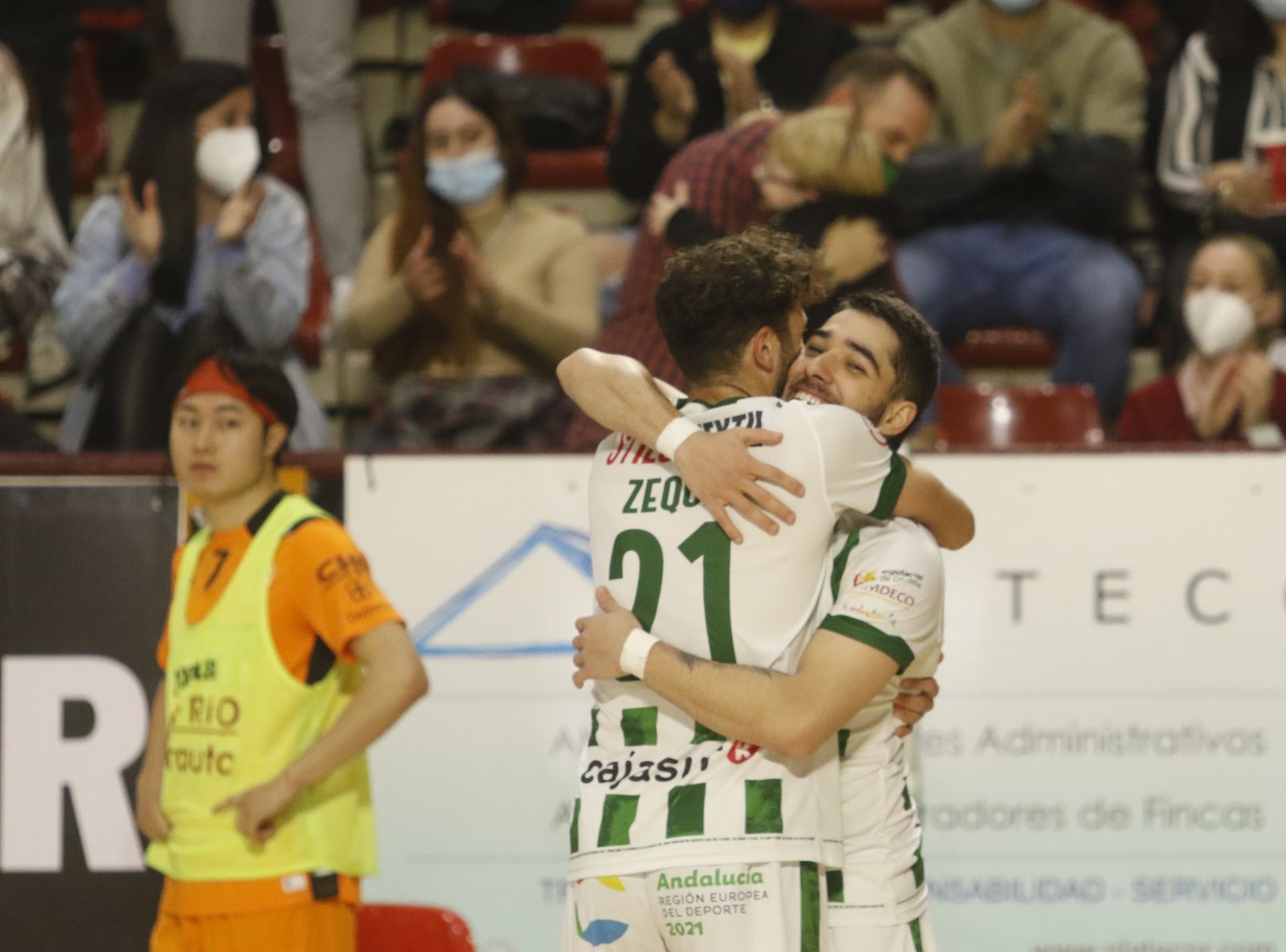 Las imágenes de la victoria del Córdoba Futsal ante el Burela