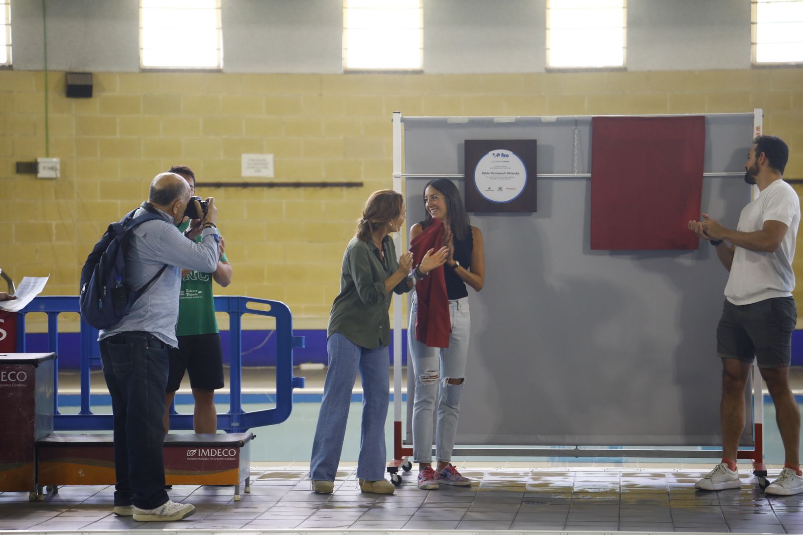 El homenaje de Córdoba a los nadadores Rafa Muñoz y Belén Domenech, en imágenes