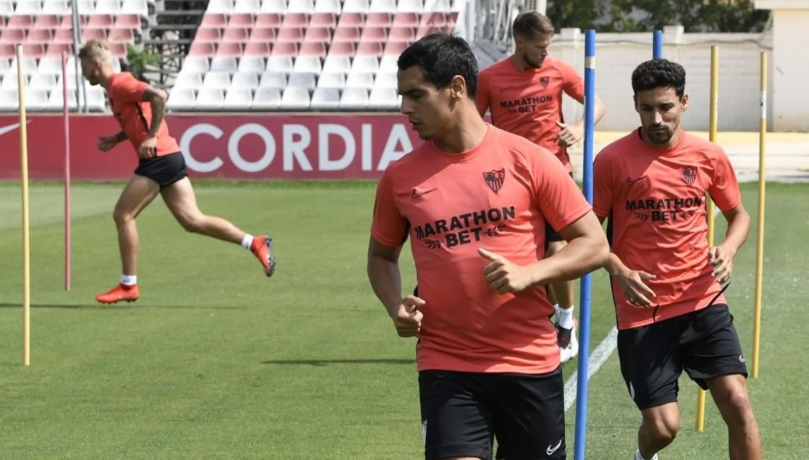 Ben Yedder, Jesús Navas, Vaclik y Kjaer, entrenándose en la ciudad deportiva.