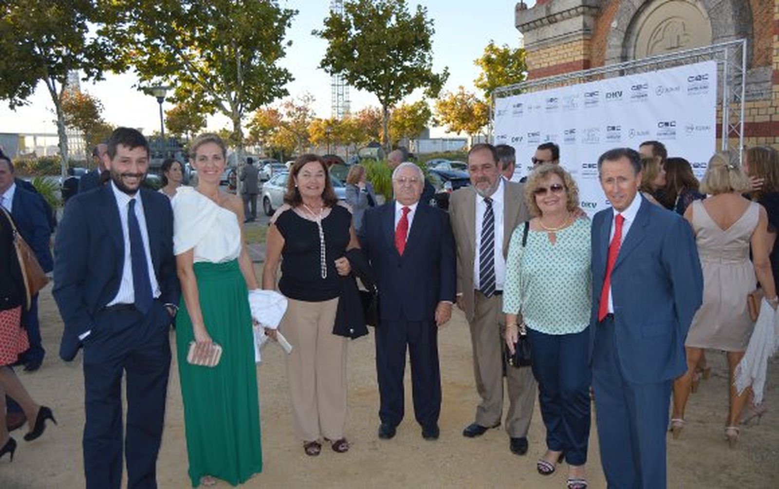 Fabián Santana, Carmen Jiménez, Carmen Romero, Emilio Medina, Juan Vidal, Francisca Ruiz y el alcalde de Chiclana José María Román.

Foto: Ignacio Casas de Ciria