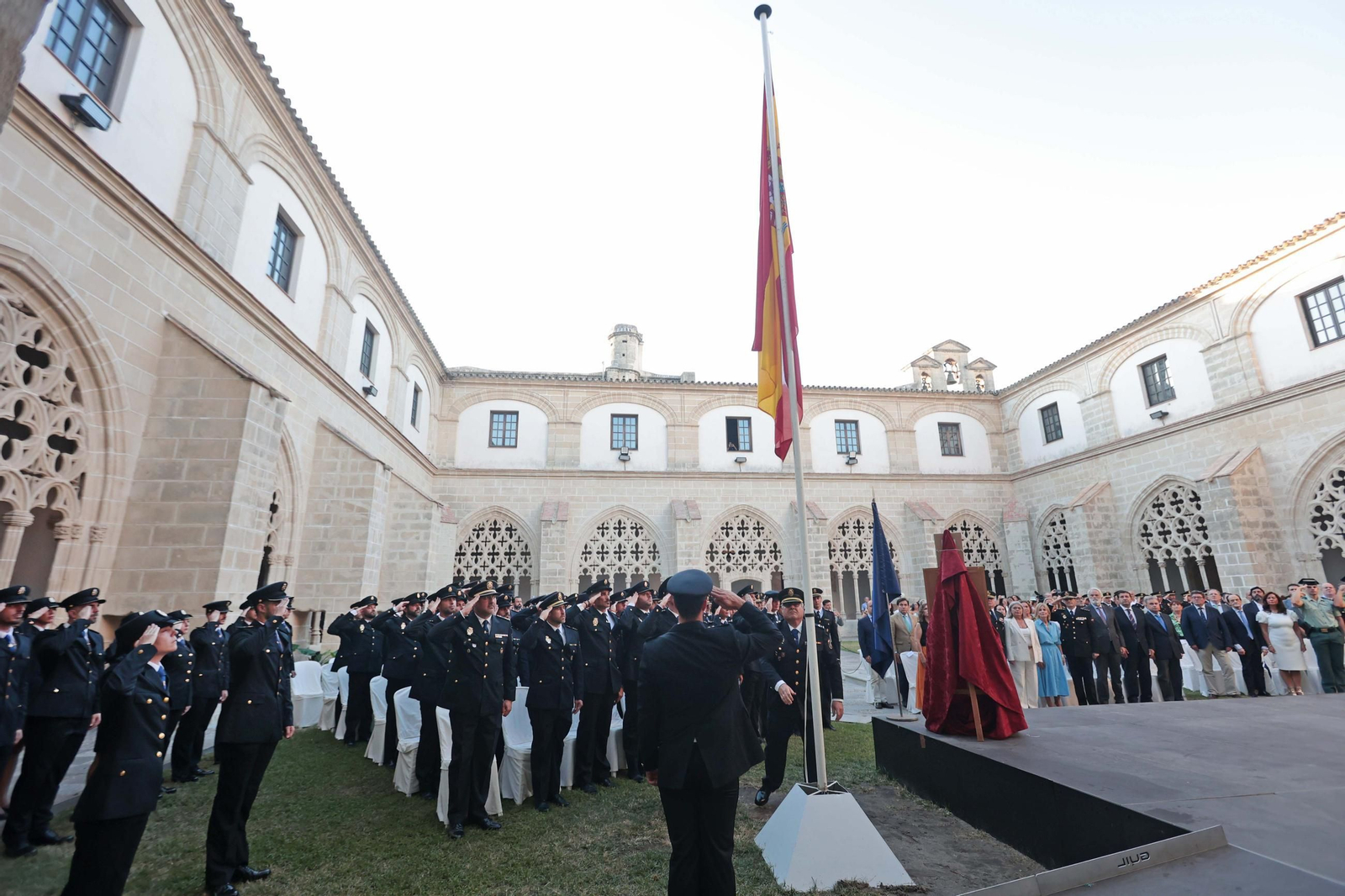 Entrega de Diplomas a la Policía Nacional de Jerez por la Medalla de Oro