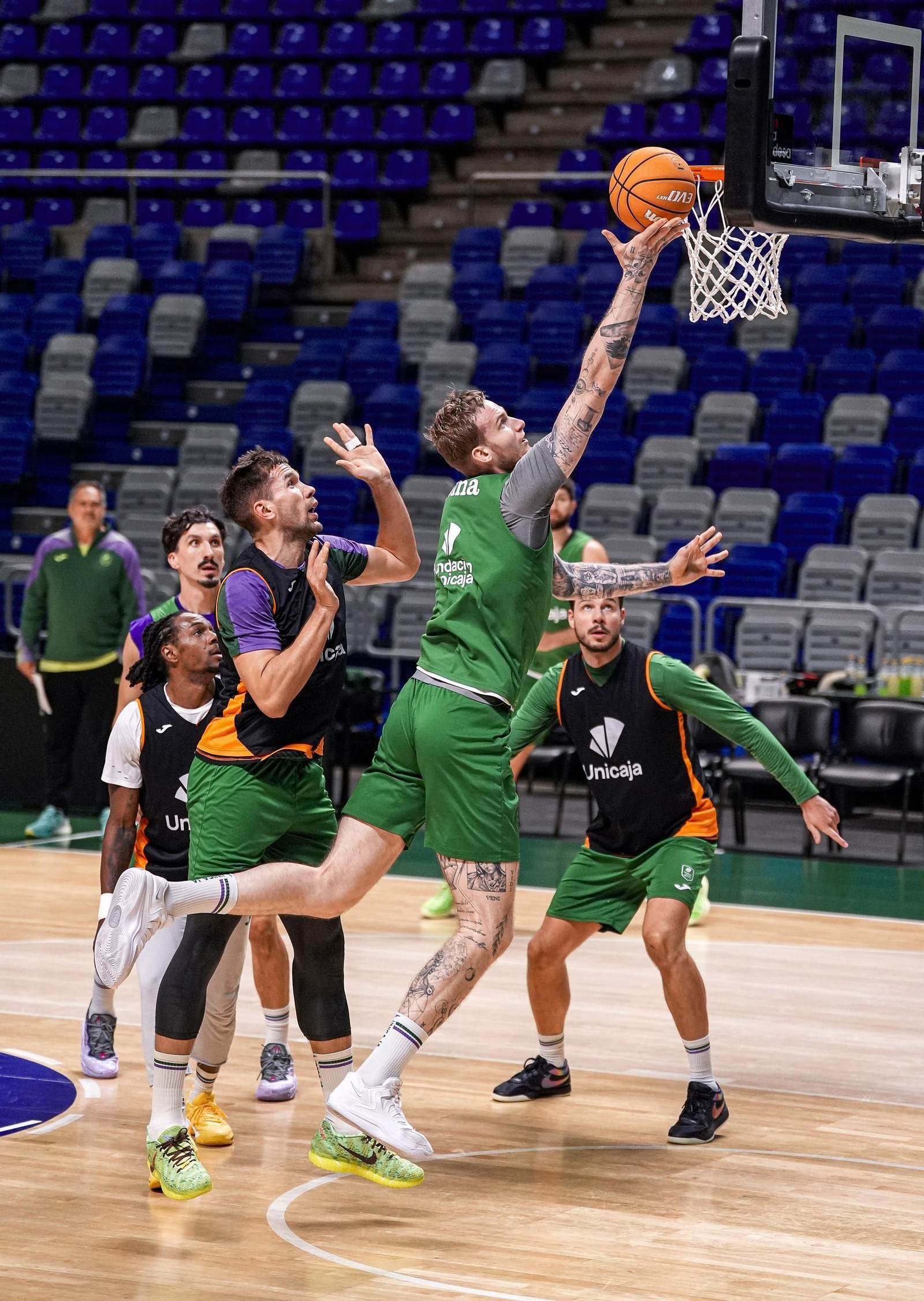El Unicaja, con todos para preparar el duelo ante Burgos
