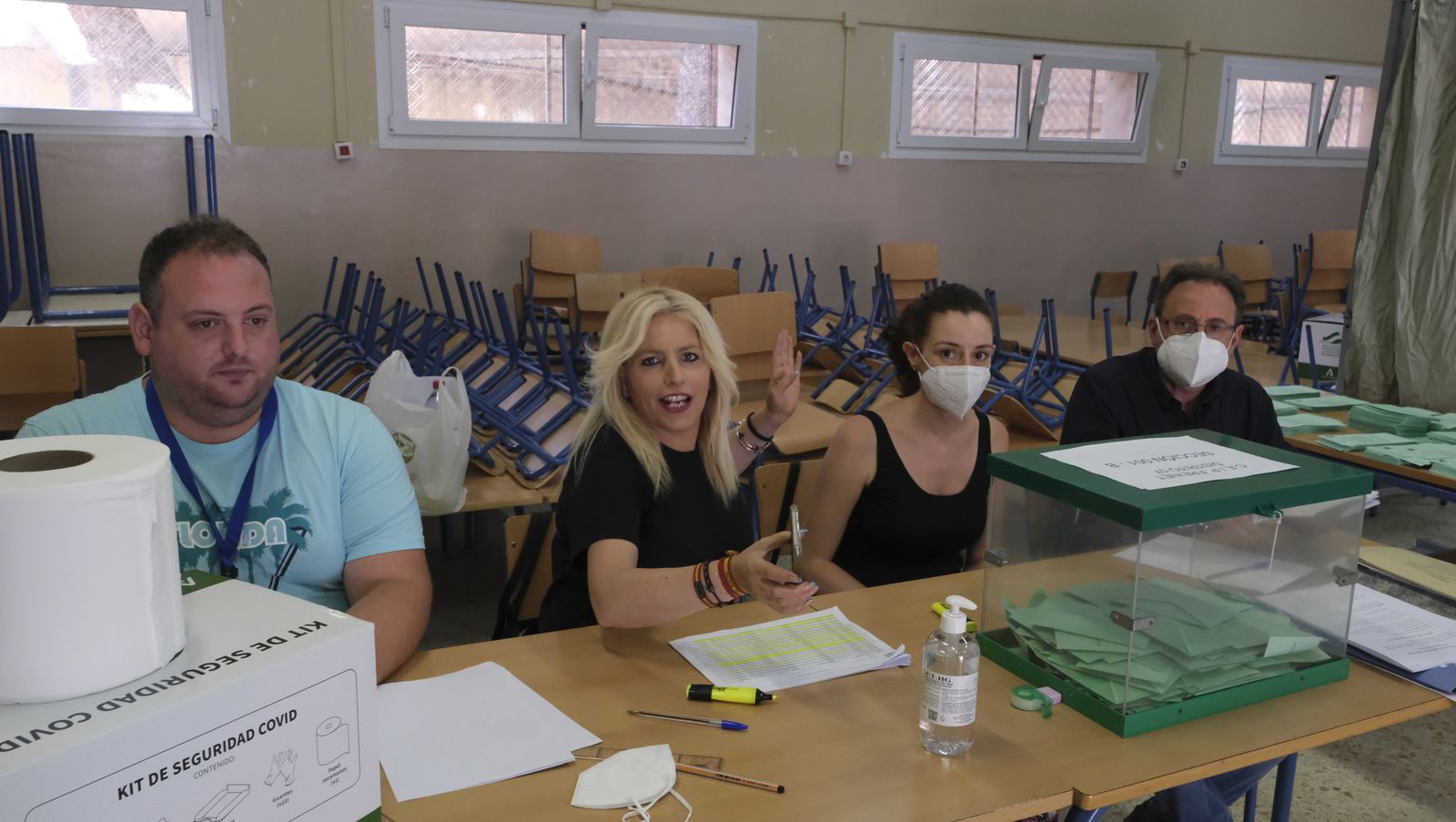 Imágenes de la votaciones en Almería al parlamento andaluz