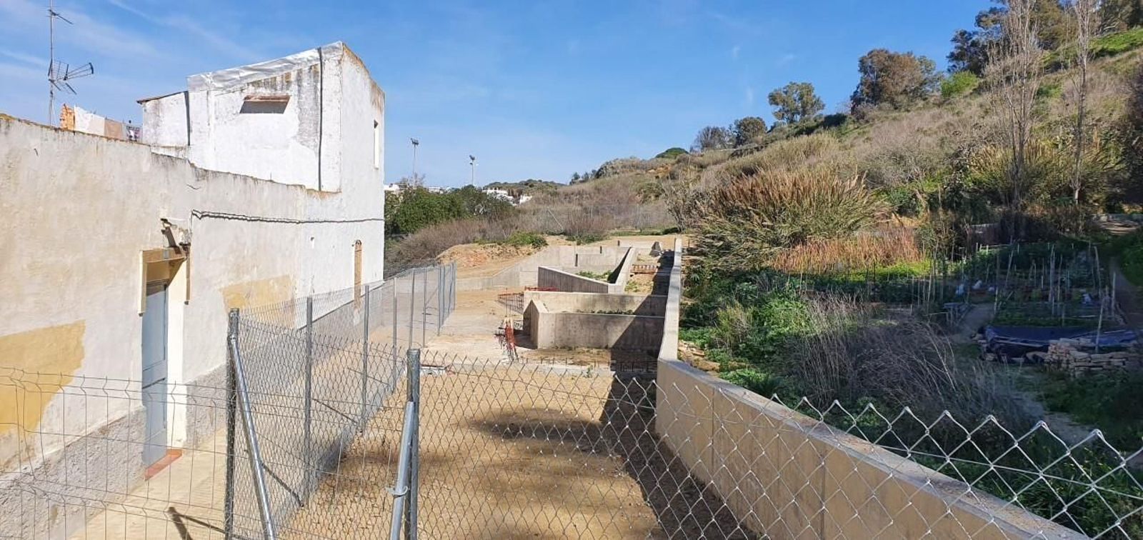 Estado actual en el que se encuentran las obras de la Fuente Vieja.
