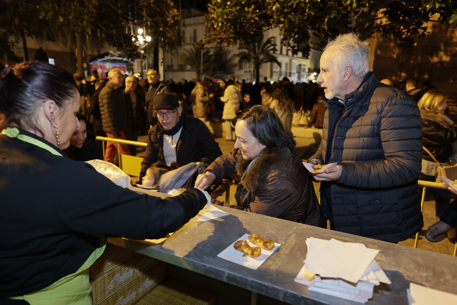 Las imágenes de la Pestiñada populatr del Carnaval de Cádiz 2026