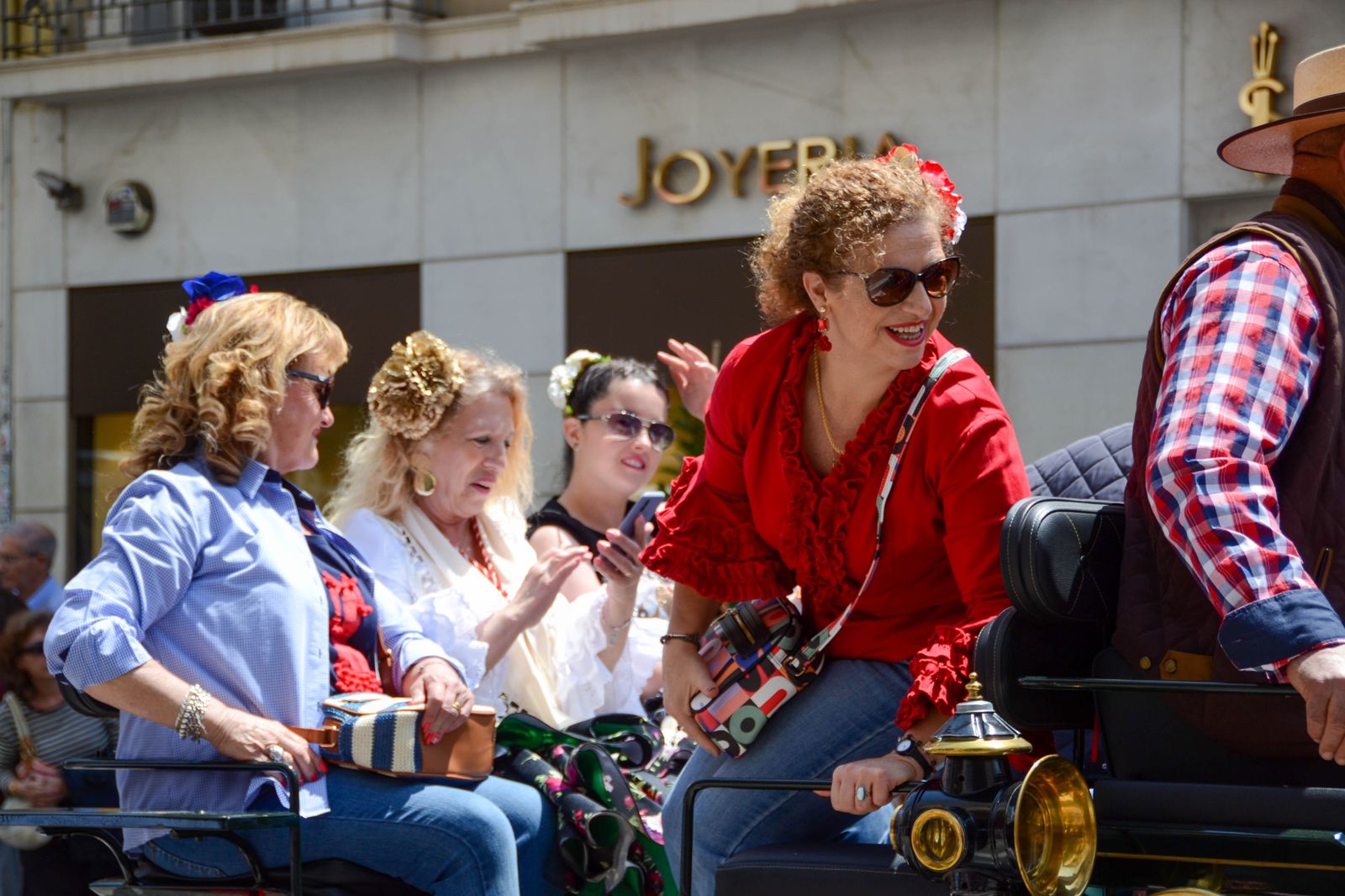 La salida de la Hermandad del Rocío de Granada, en imágenes